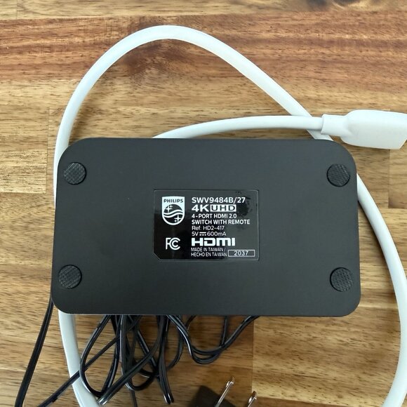 Philips 4k UHD 4 Port HDMI 2.0 Switch with remote & Power  Cord + HDMI Cable - Picture 5 of 16